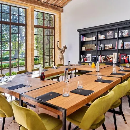 Chateau De La Gaude Отель 5*