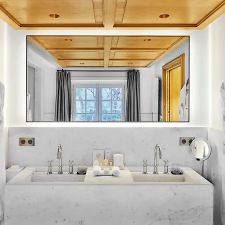 Chateau De La Gaude Otel 5*